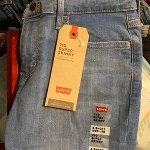 BRAND NEW - Levi’s skinny jeans, never worn!
